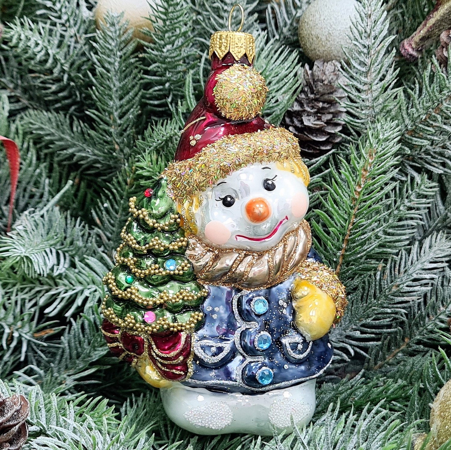 фото Стеклянная елочная игрушка Снеговик с елкой