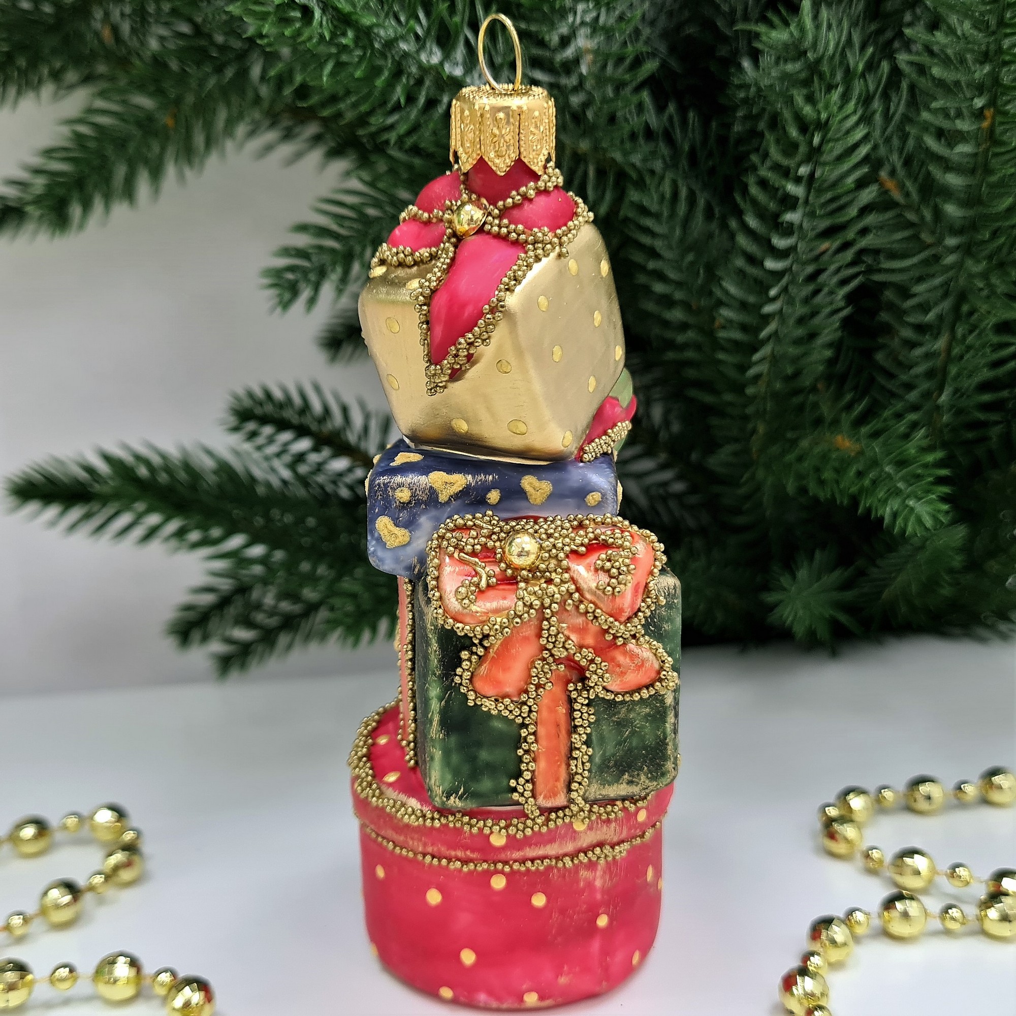 фото Стеклянная елочная игрушка Подарки винтаж