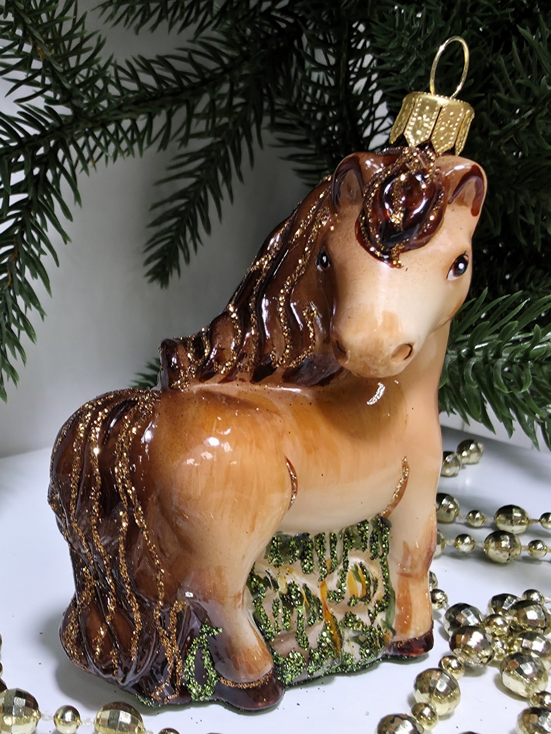 фото Стеклянная елочная игрушка Лошадка смотрит в бок