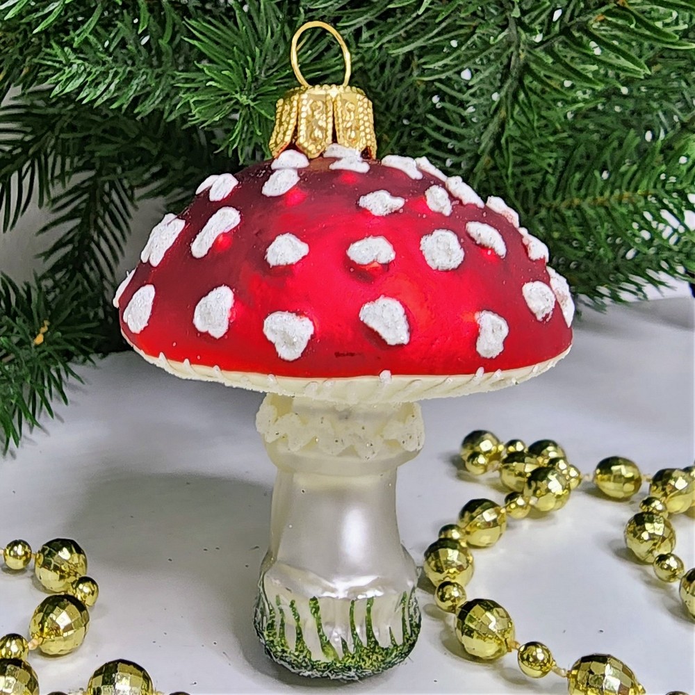 фото Стеклянная елочная игрушка Грибок мухомор
