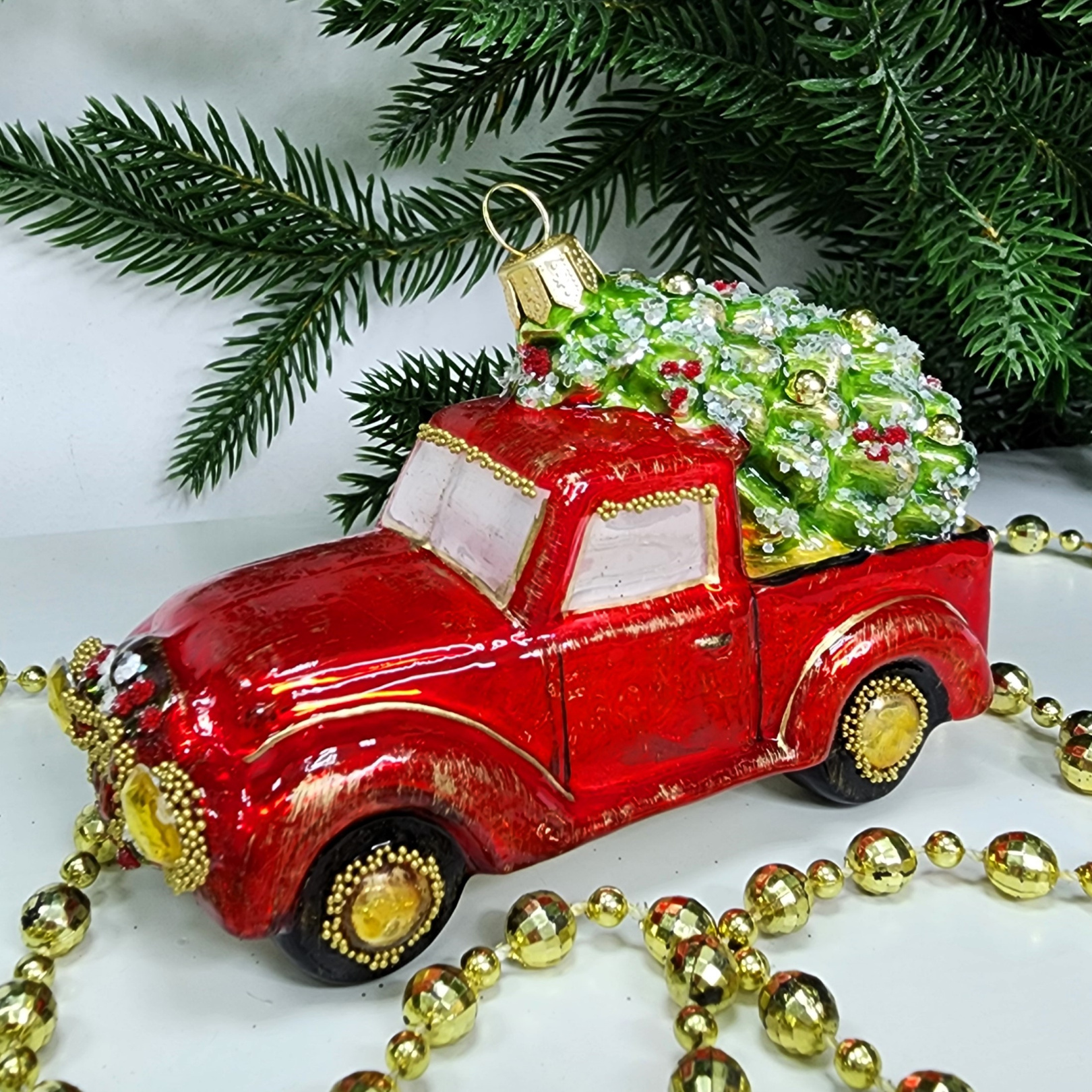 фото Стеклянная елочная игрушка Машинка с елкой