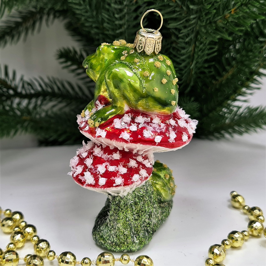 фото Стеклянная елочная игрушка Лягушки на мухоморах