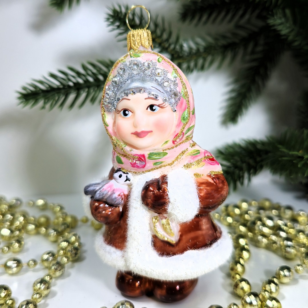 фото Стеклянная елочная игрушка Девочка Снегурочка