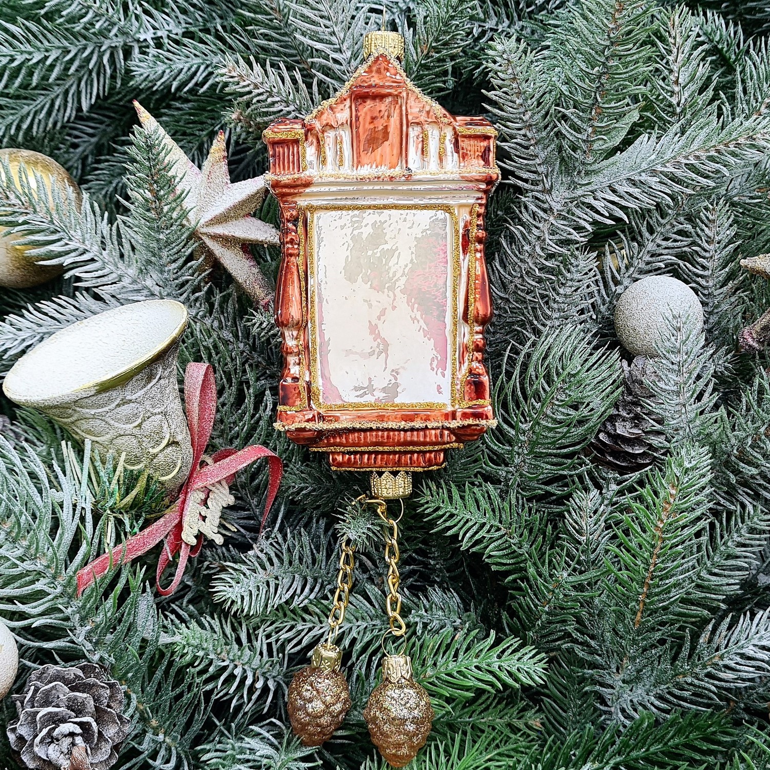 фото Стеклянная елочная игрушка Часы с кукушкой