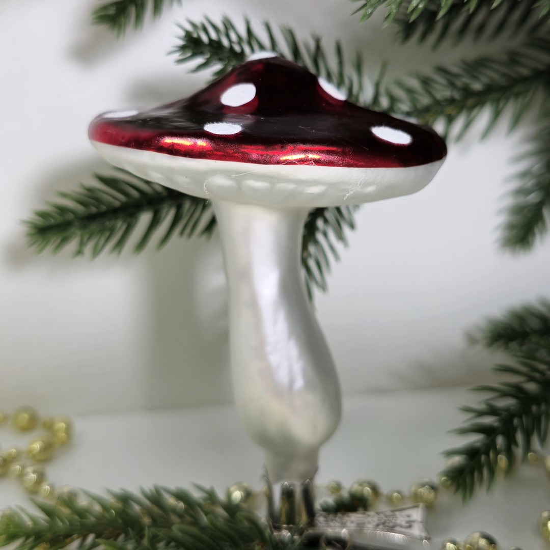 фото Стеклянная елочная игрушка Грибочек