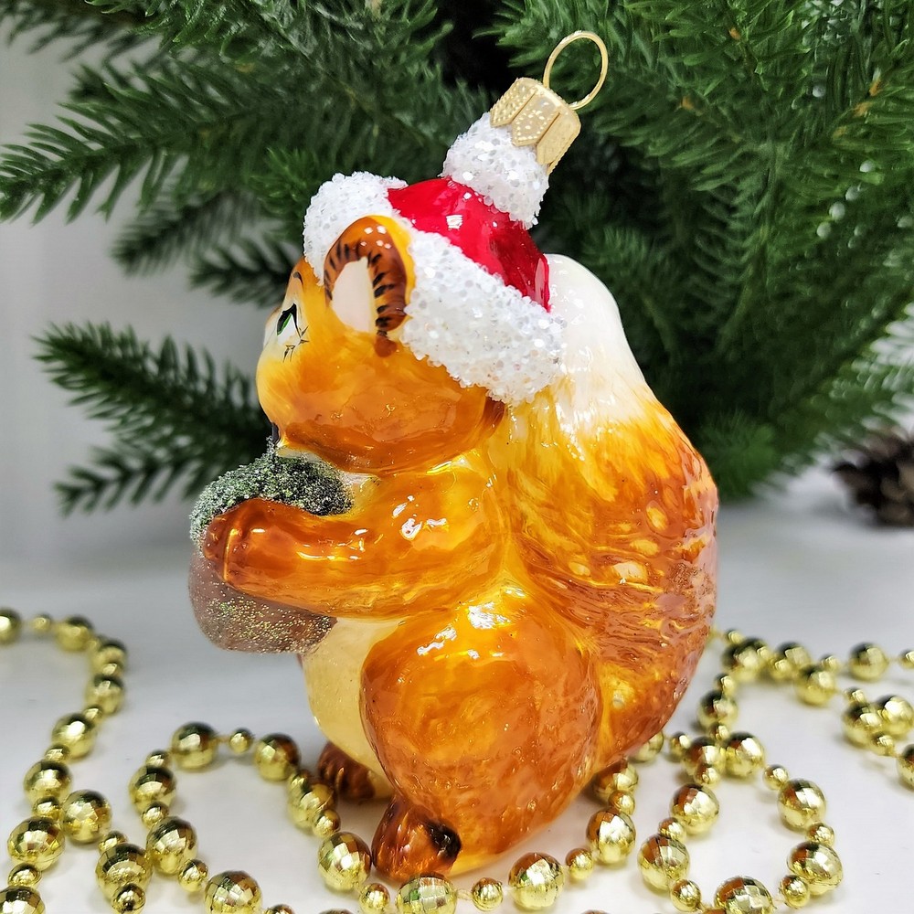 фото Стеклянная елочная игрушка Белочка с орехом