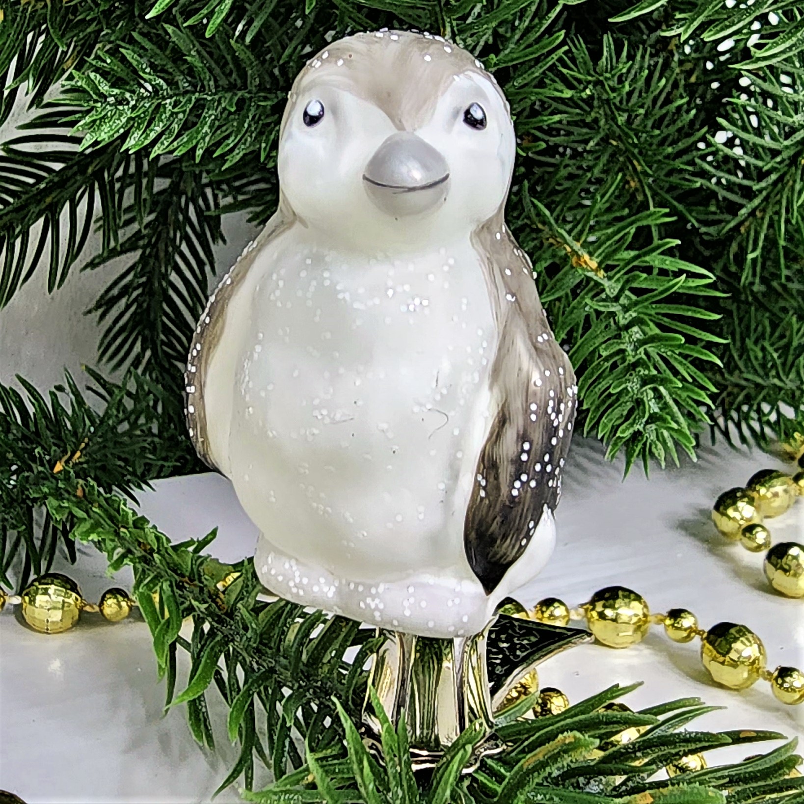 фото Стеклянная елочная игрушка Пингвин на прищепке