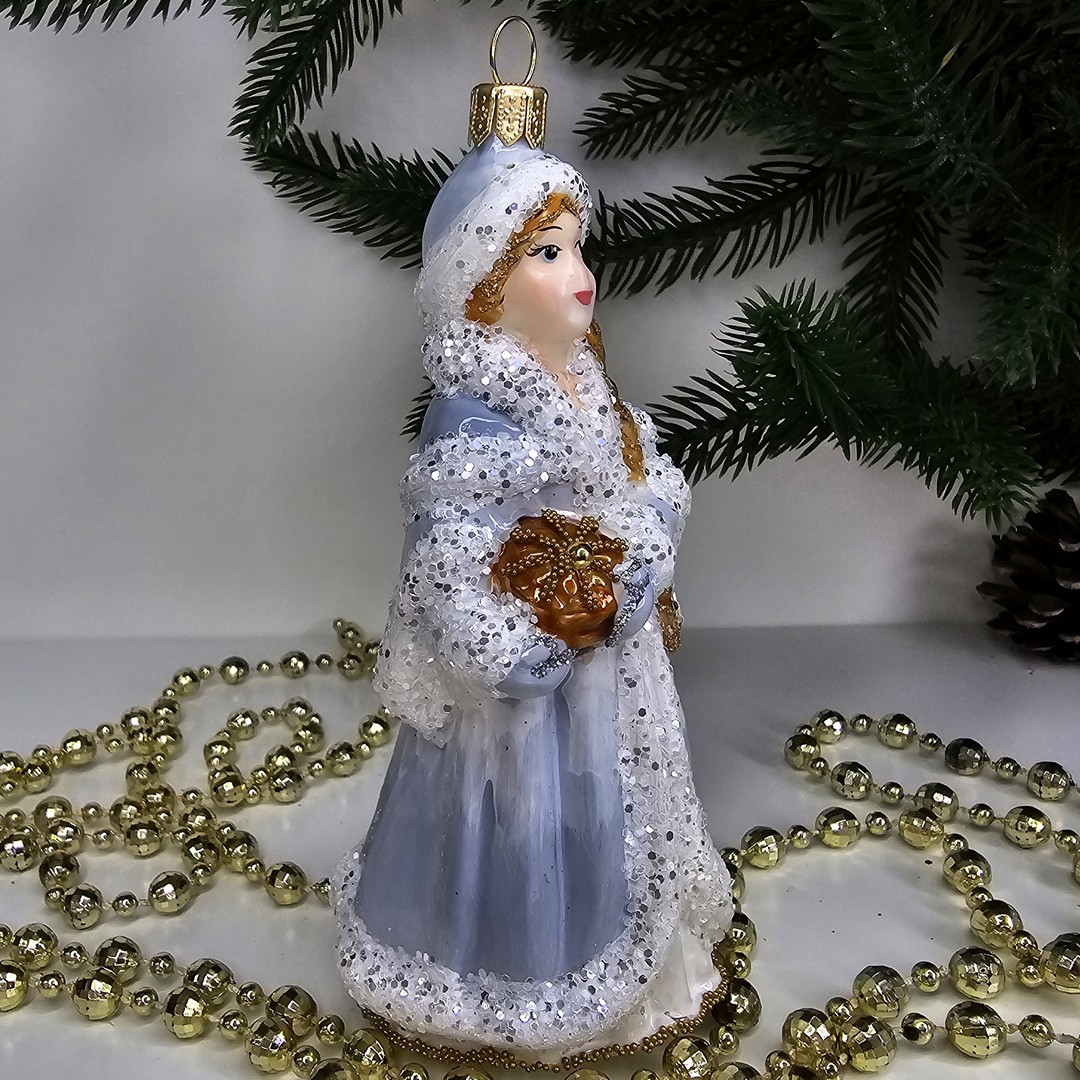 фото Стеклянная елочная игрушка Снегурочка со шкатулкой