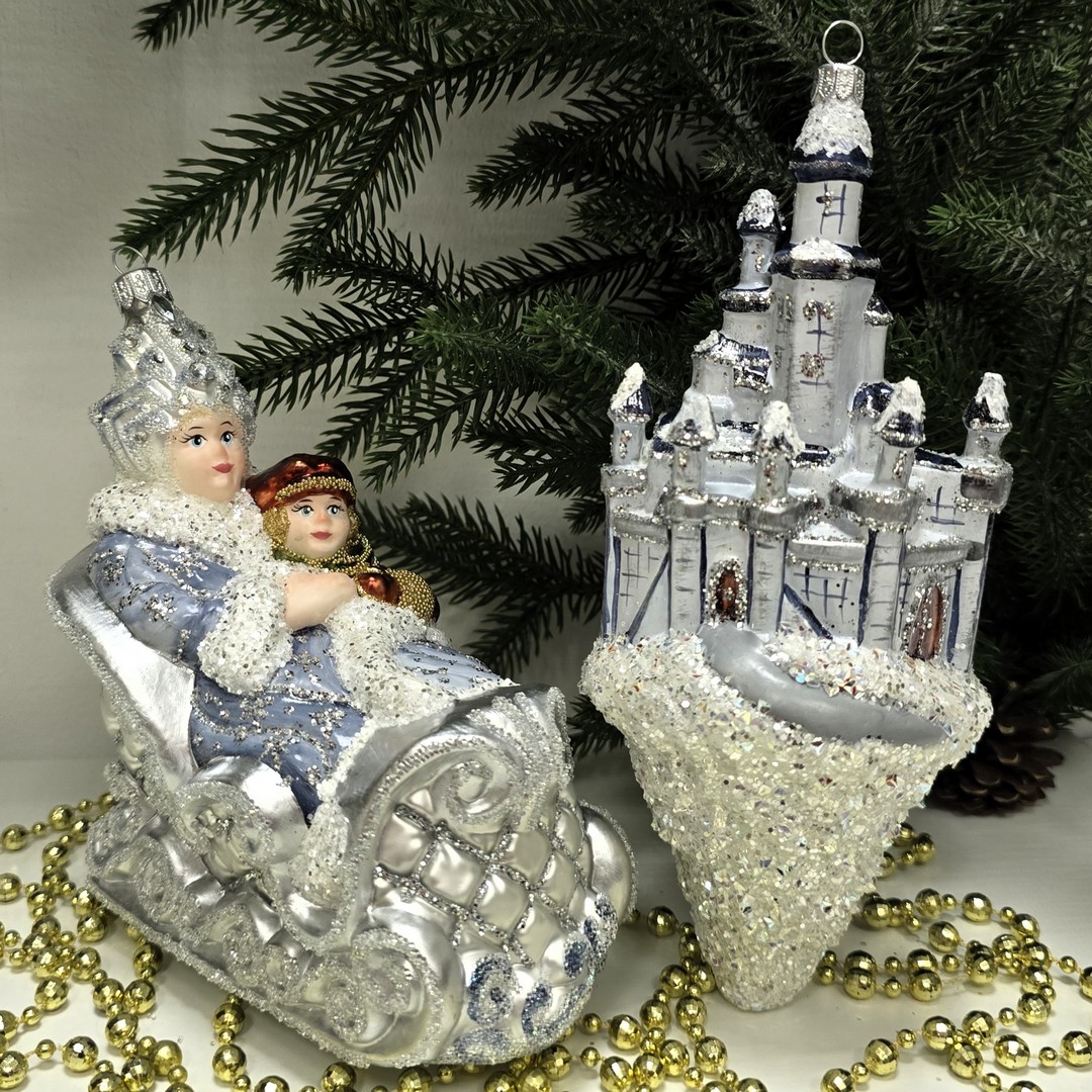 фото Набор ёлочных игрушек Снежная королева на санях и замок