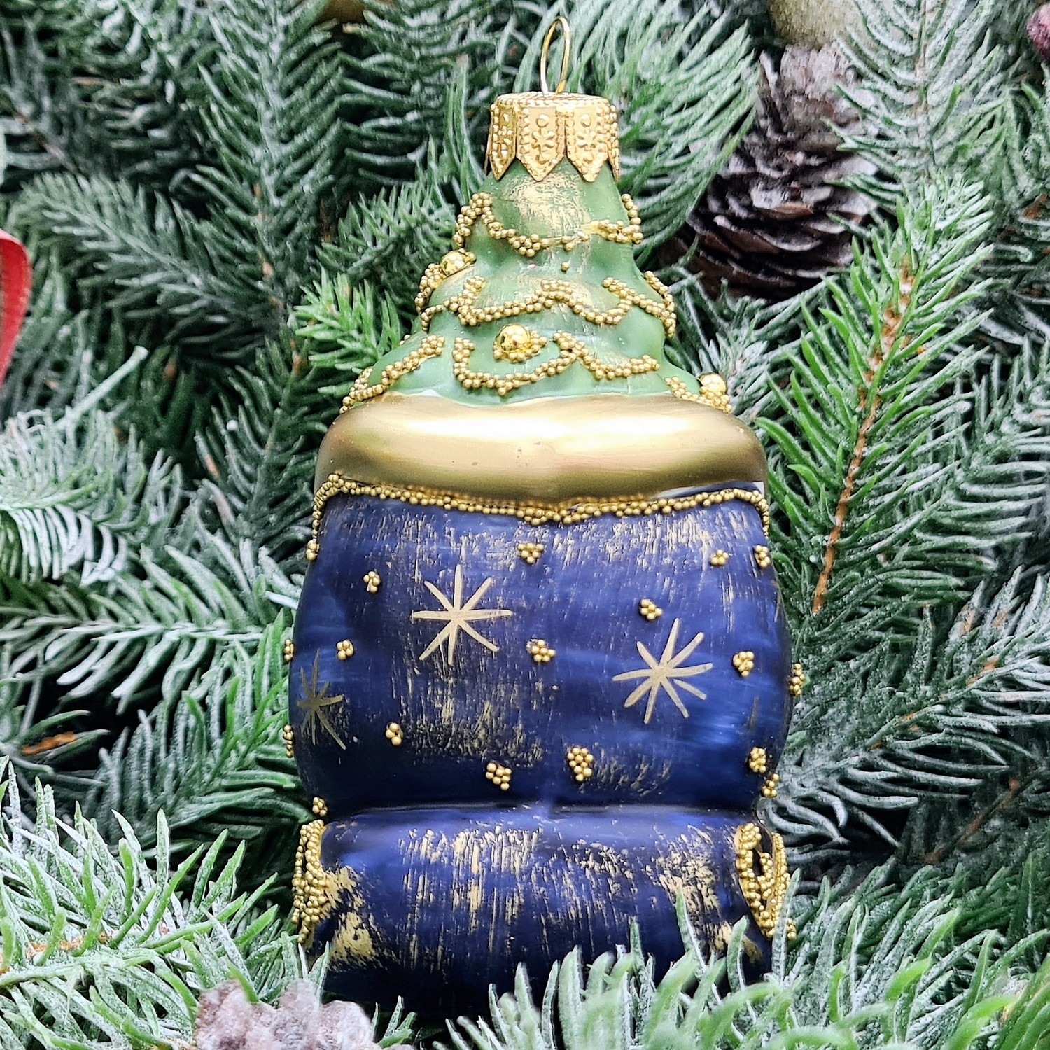 фото Стеклянная елочная игрушка Сани с подарками винтаж