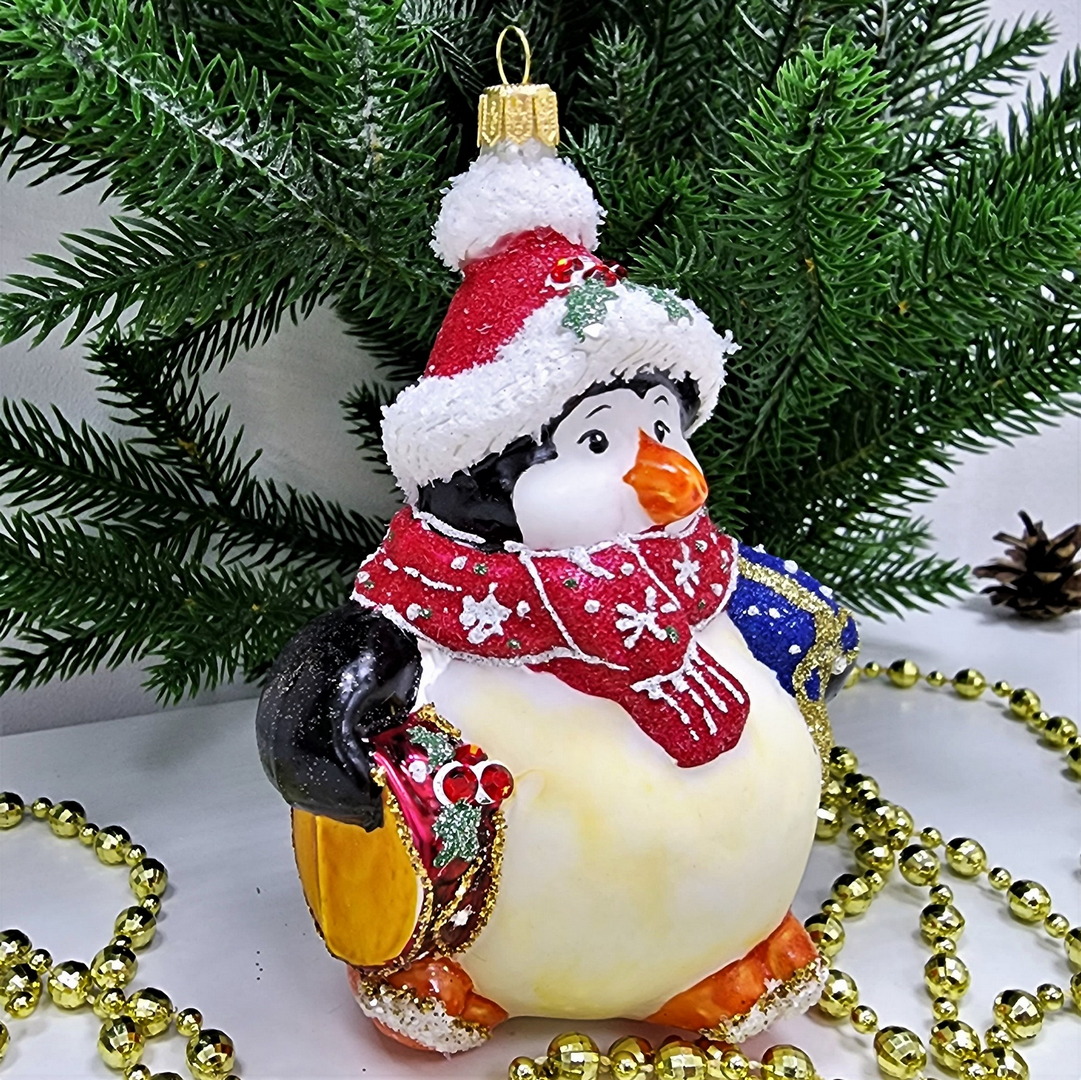 фото Стеклянная елочная игрушка Пингвин с барабаном