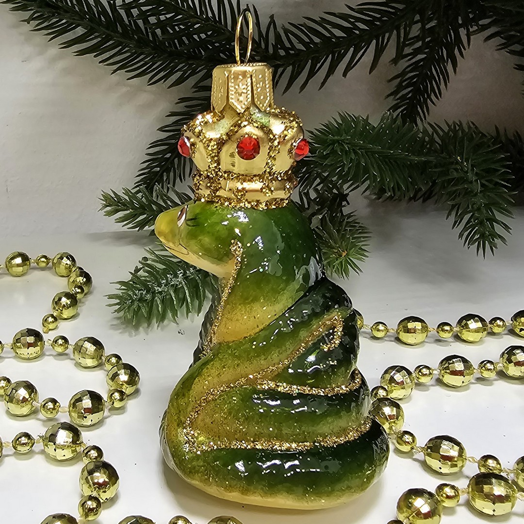 фото Стеклянная елочная игрушка Кобра в короне