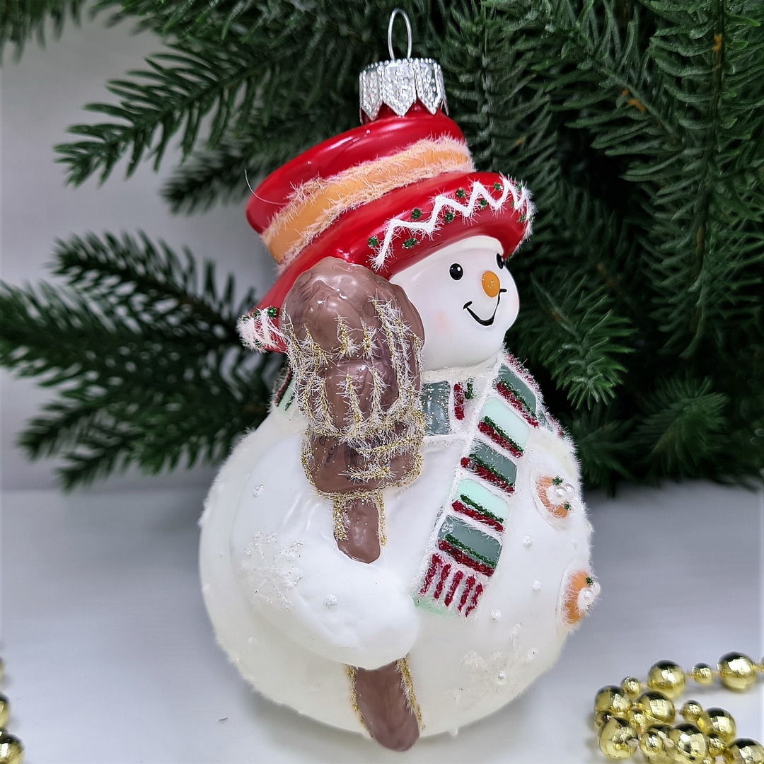 фото Стеклянная елочная игрушка Снеговик с метлой