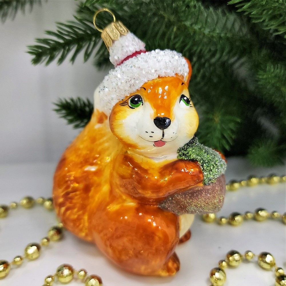 фото Стеклянная елочная игрушка Белочка с орехом