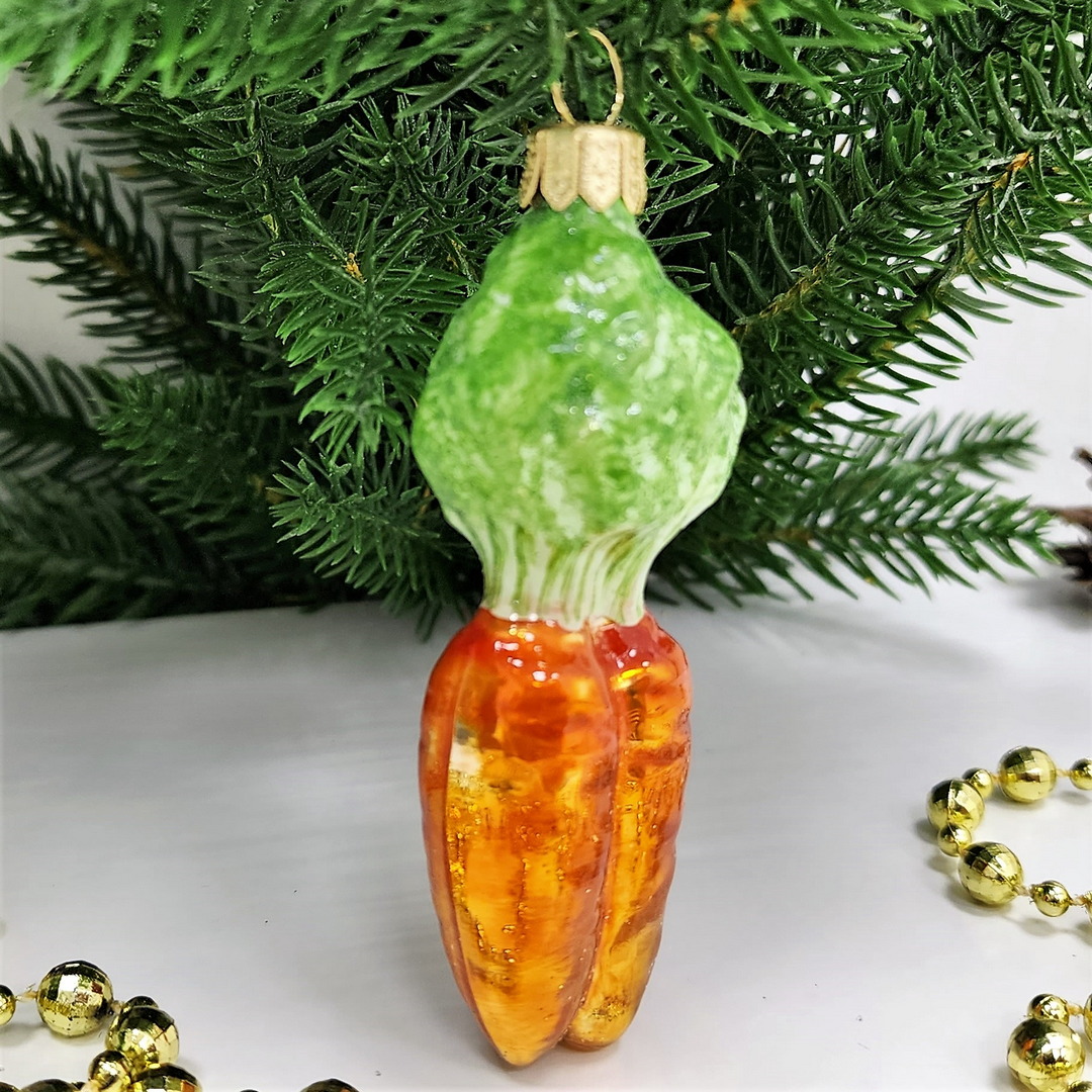 фото Стеклянная елочная игрушка Морковь