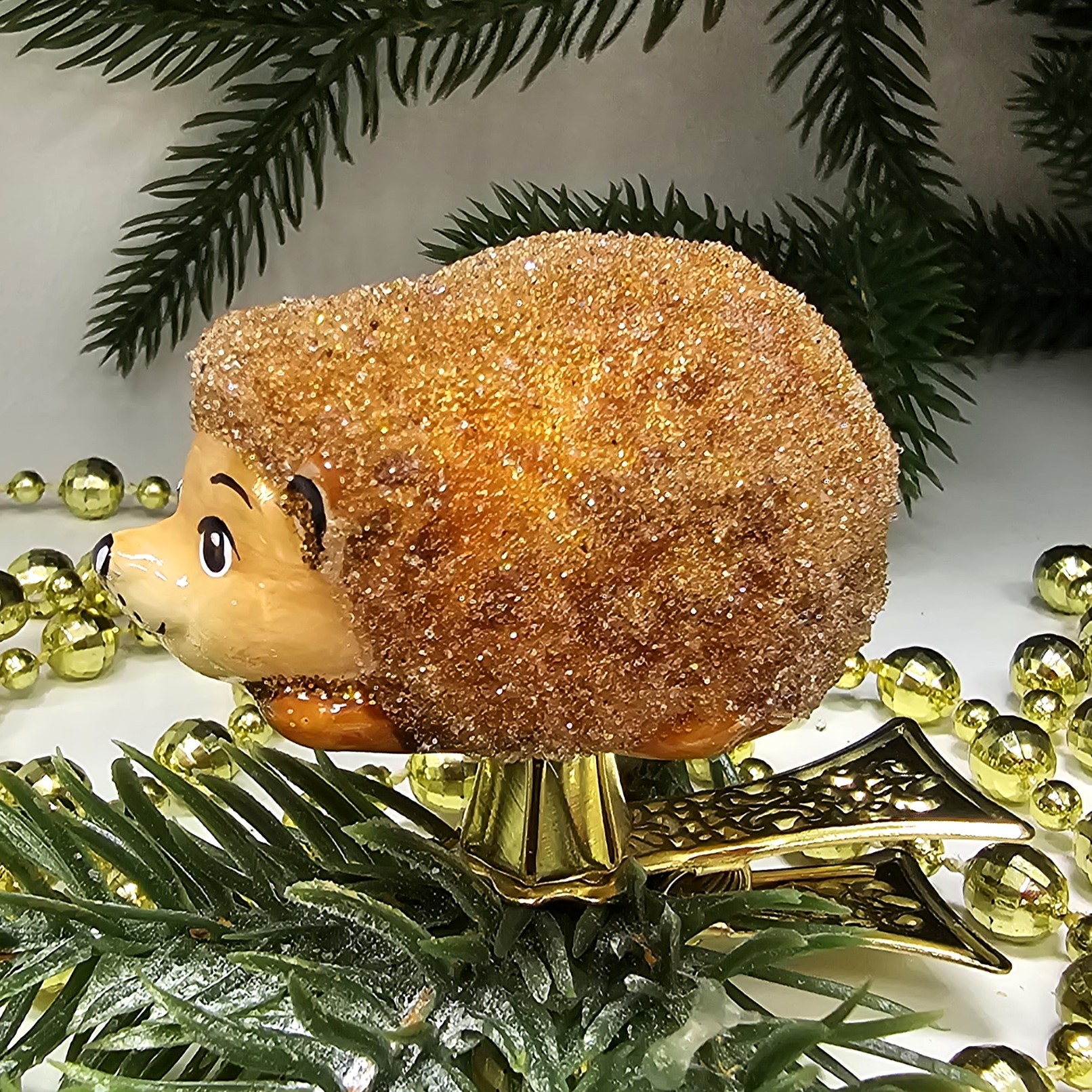 фото Стеклянная елочная игрушка Ежик на прищепке
