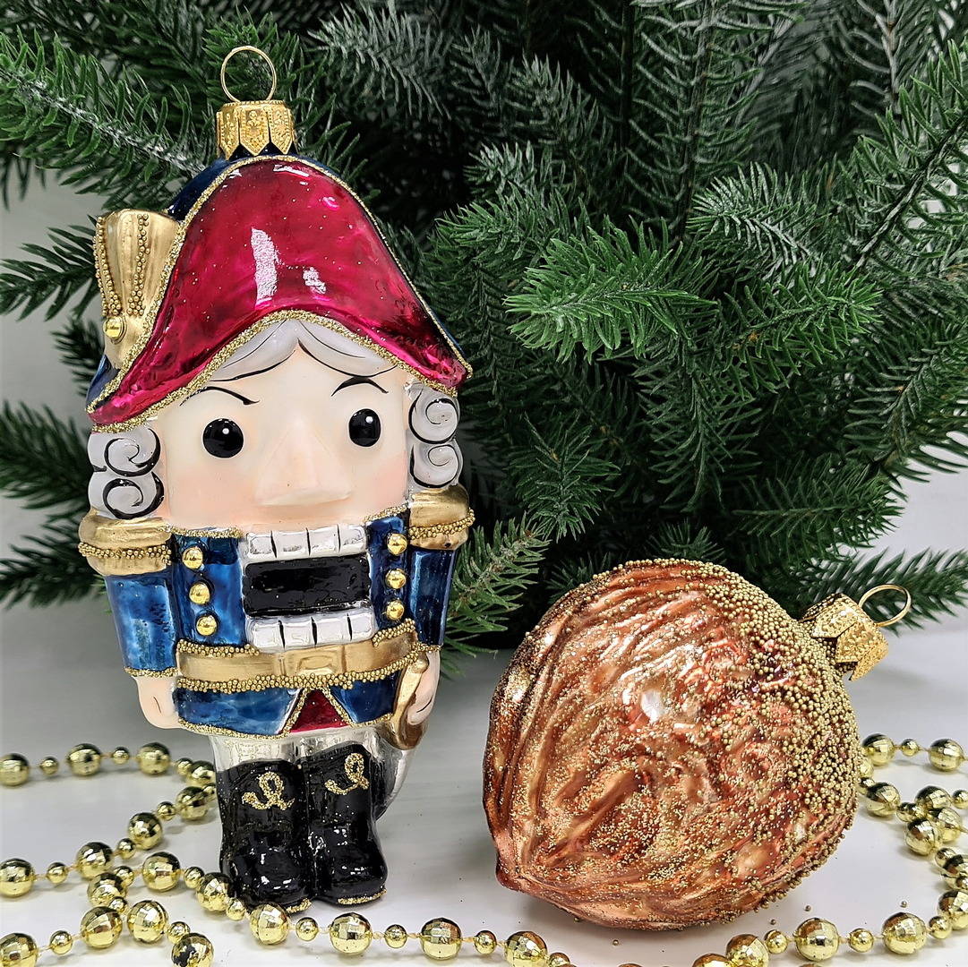 фото Набор ёлочных игрушек Щелкунчик и орех винтаж
