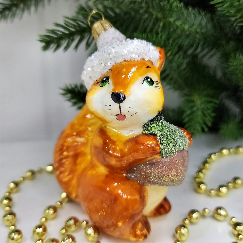 фото Стеклянная елочная игрушка Белочка с орехом