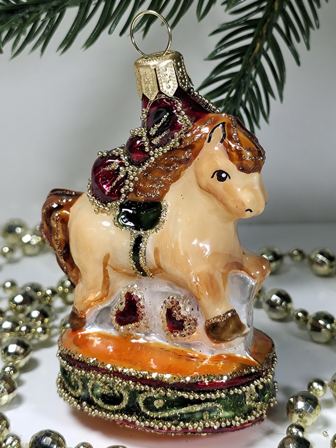 фото Стеклянная елочная игрушка Лошадка цирковая