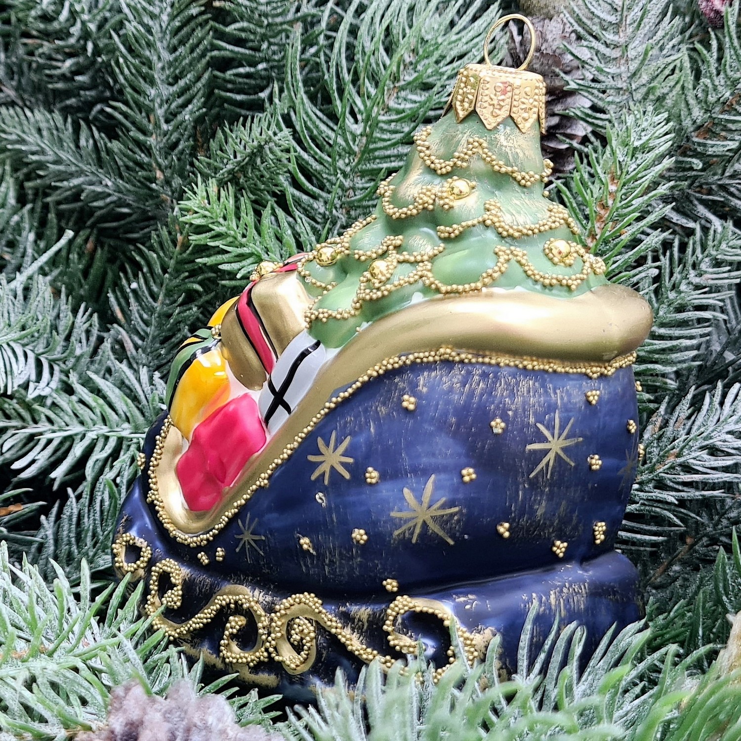 фото Стеклянная елочная игрушка Сани с подарками винтаж