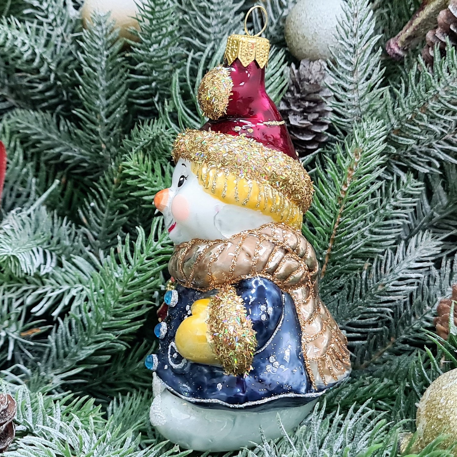 фото Стеклянная елочная игрушка Снеговик с елкой