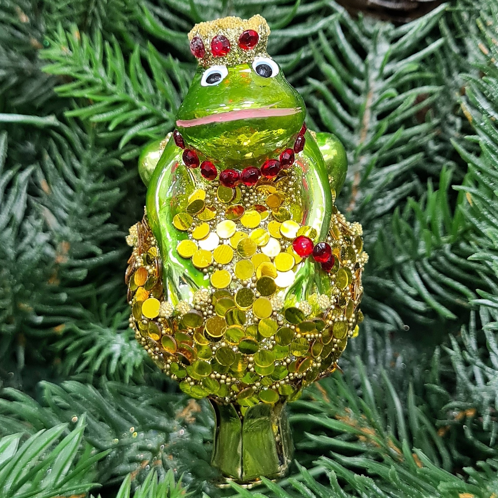 фото Стеклянная елочная игрушка Царевна лягушка на монетках