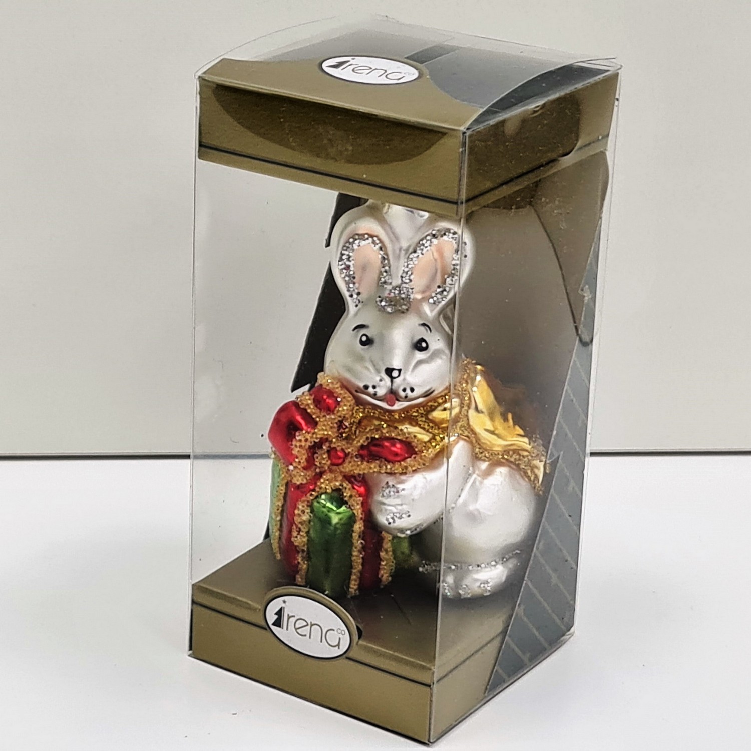 фото Стеклянная елочная игрушка Зайчик с подарком