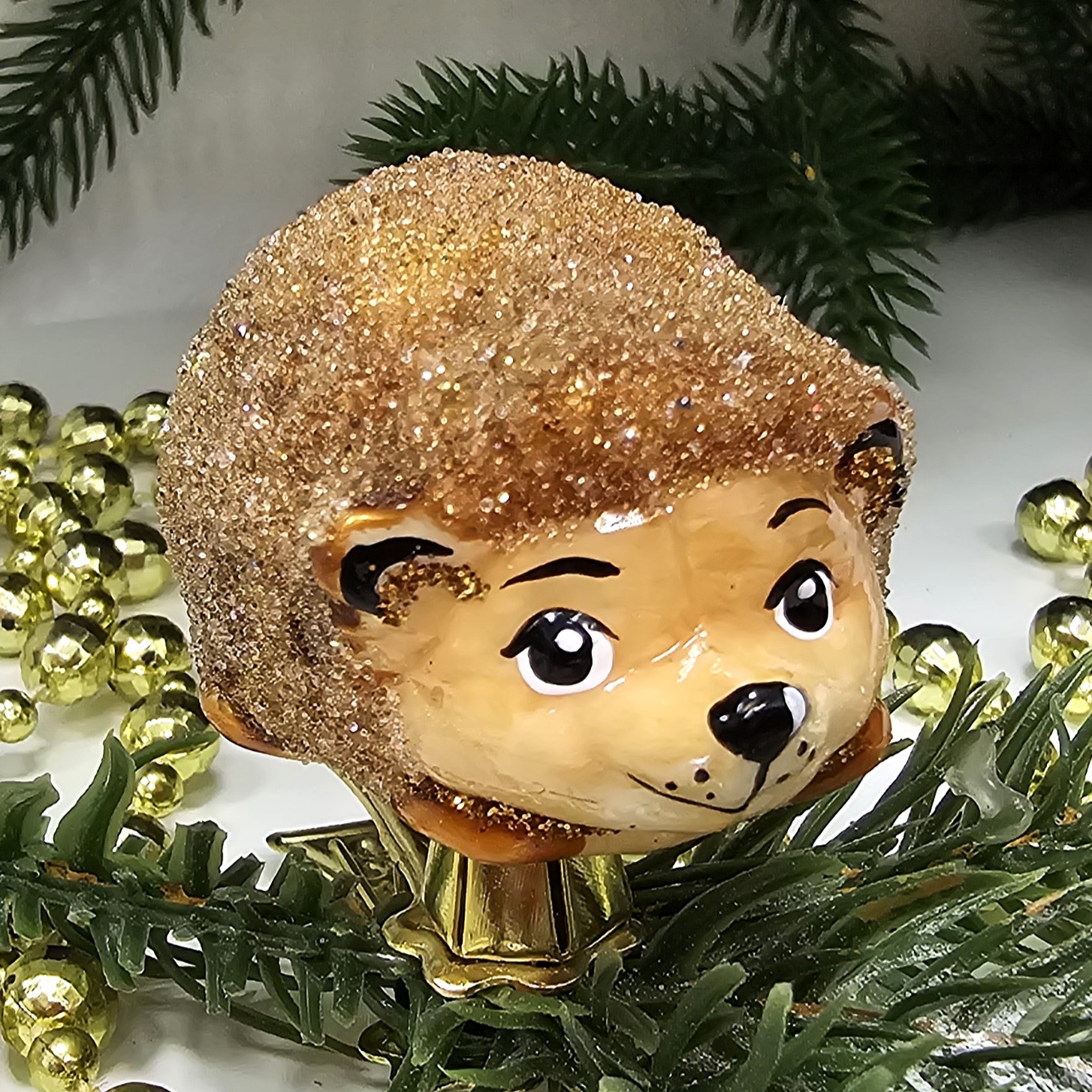 фото Стеклянная елочная игрушка Ежик на прищепке