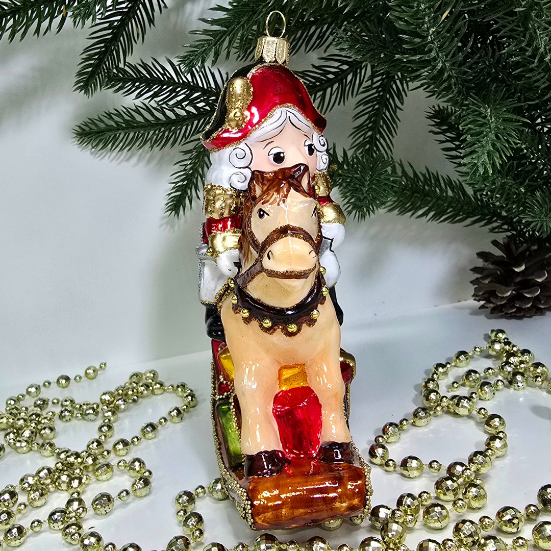 фото Irena-Co Стеклянная елочная игрушка Щелкунчик на лошадке