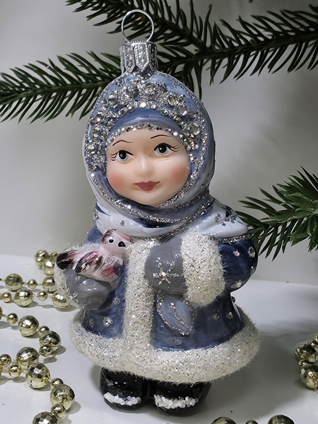 фото Стеклянная елочная игрушка Девочка снегурочка