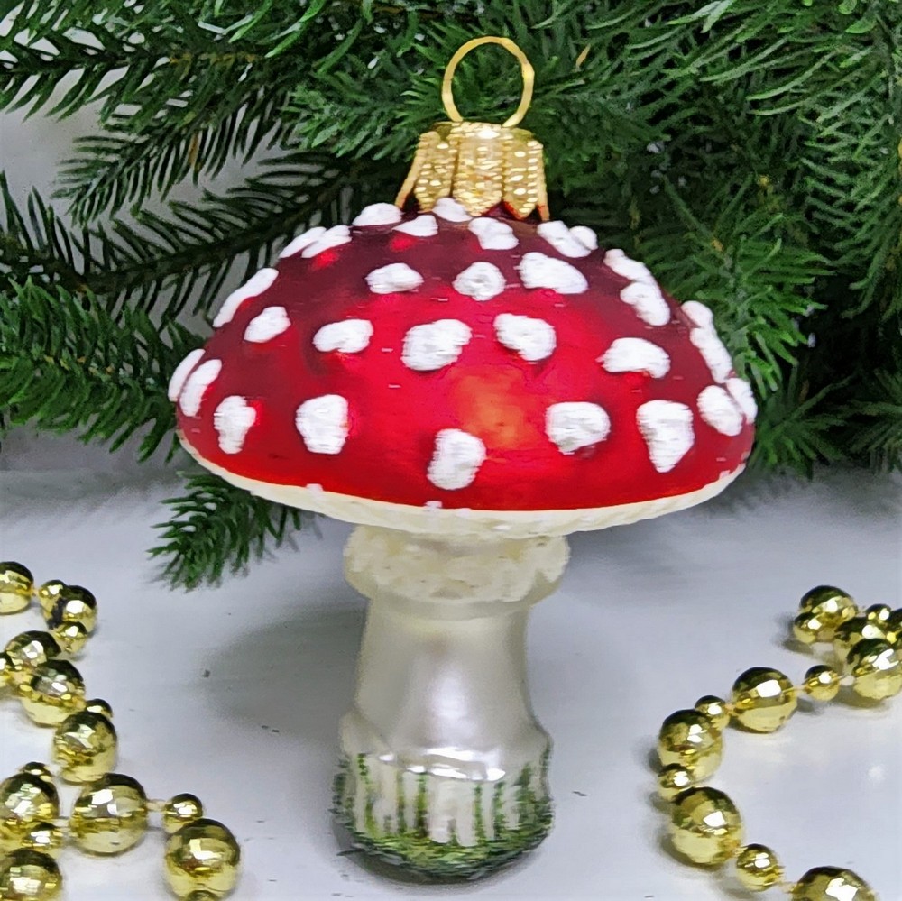 фото Стеклянная елочная игрушка Грибок мухомор