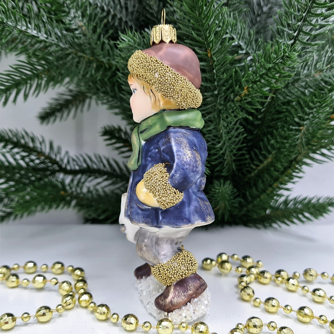 фото Стеклянная елочная игрушка Мальчик с коньками винтаж