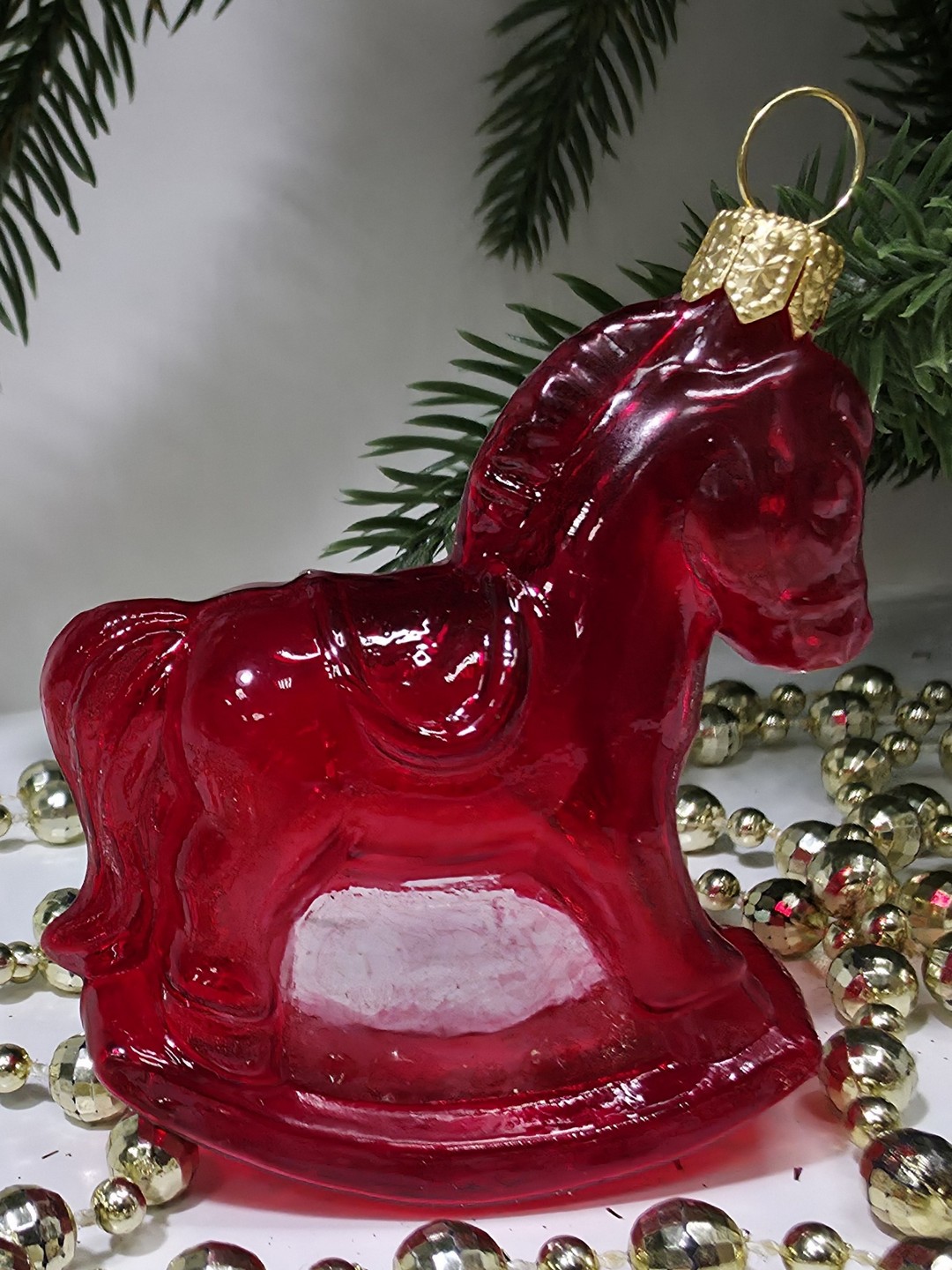 фото Стеклянная елочная игрушка Лошадка качалка малая красная