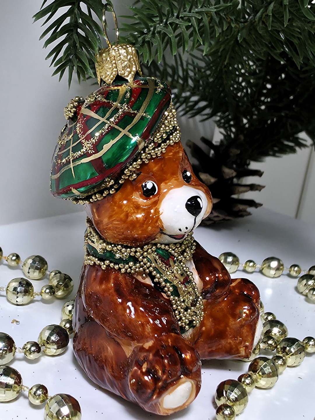 фото Стеклянная елочная игрушка Мишка в кепке