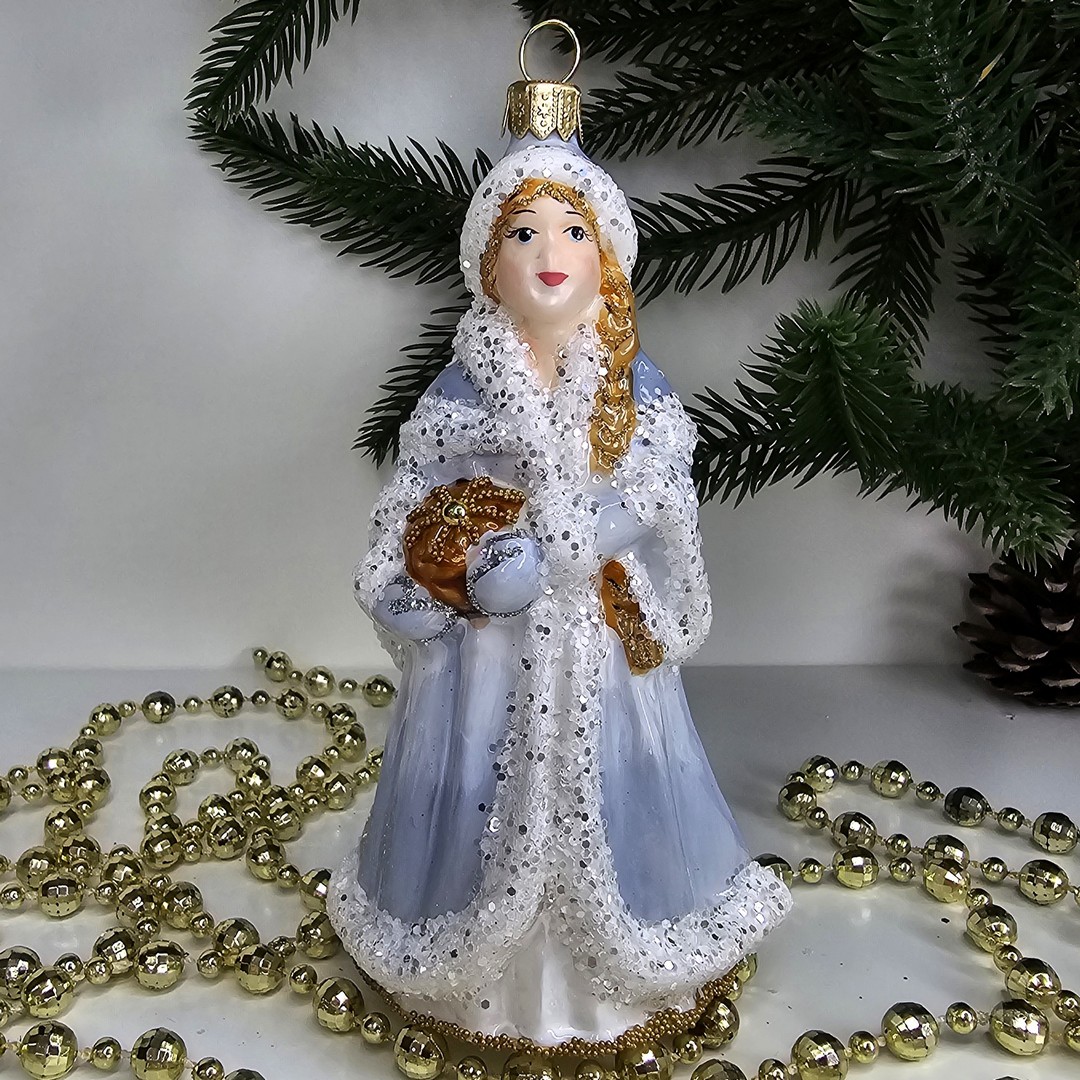 фото Стеклянная елочная игрушка Снегурочка со шкатулкой