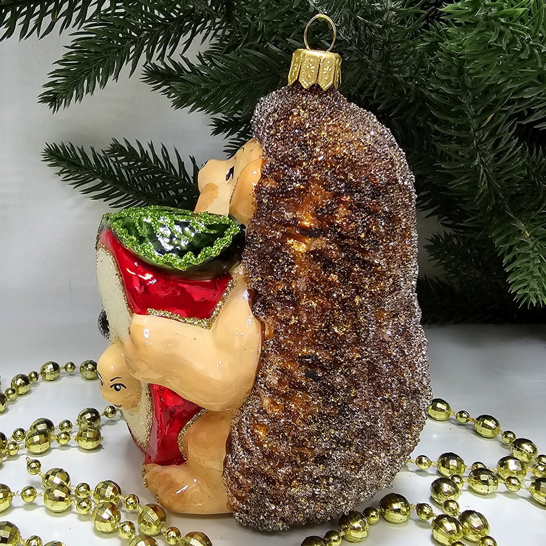 фото Стеклянная елочная игрушка Ёжик с яблоком