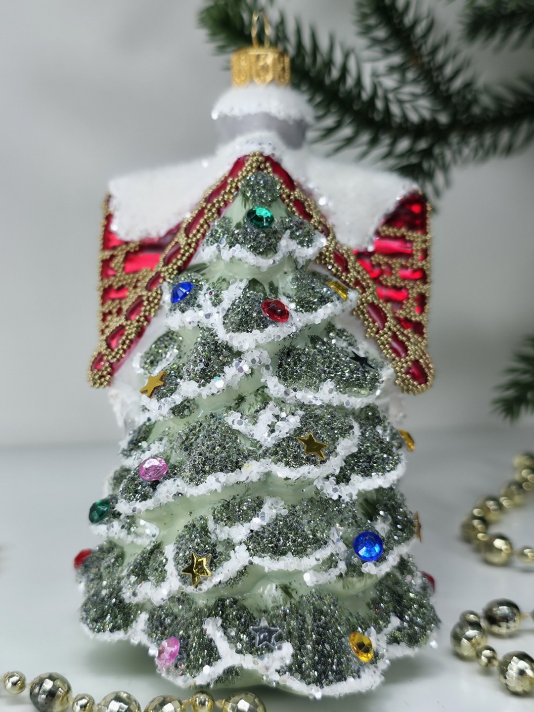 фото Стеклянная елочная игрушка Домик с ёлкой