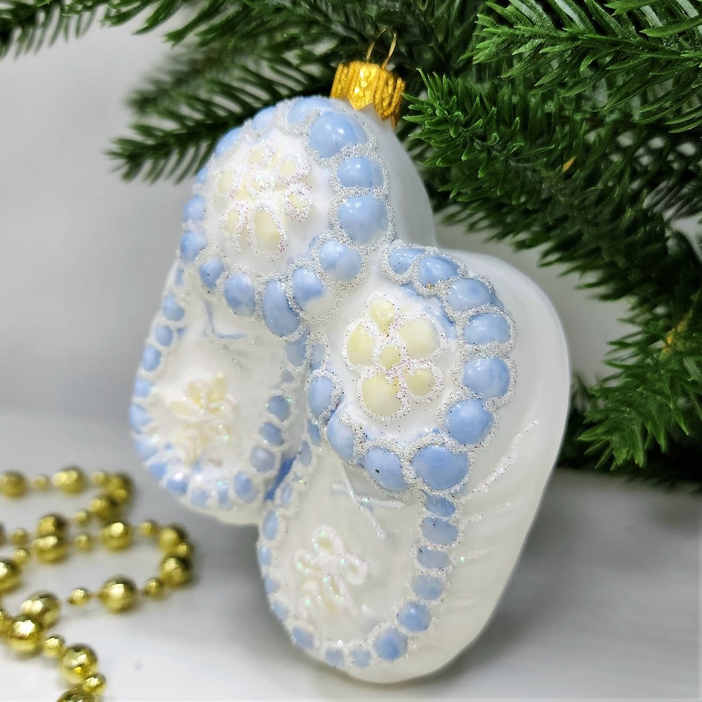 фото Стеклянная елочная игрушка Пинетки голубые