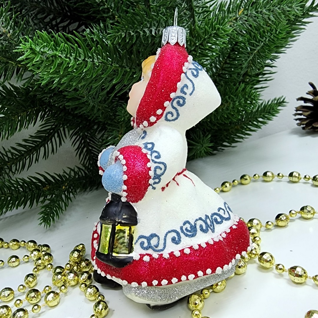 фото Стеклянная елочная игрушка Девочка с фонарем