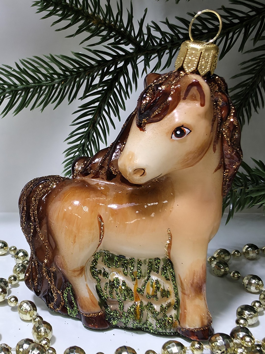 фото Стеклянная елочная игрушка Лошадка смотрит в бок