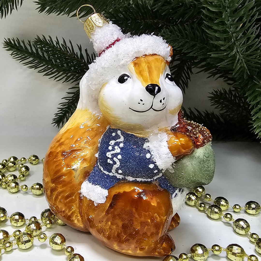 фото Стеклянная елочная игрушка Белочка с орехом