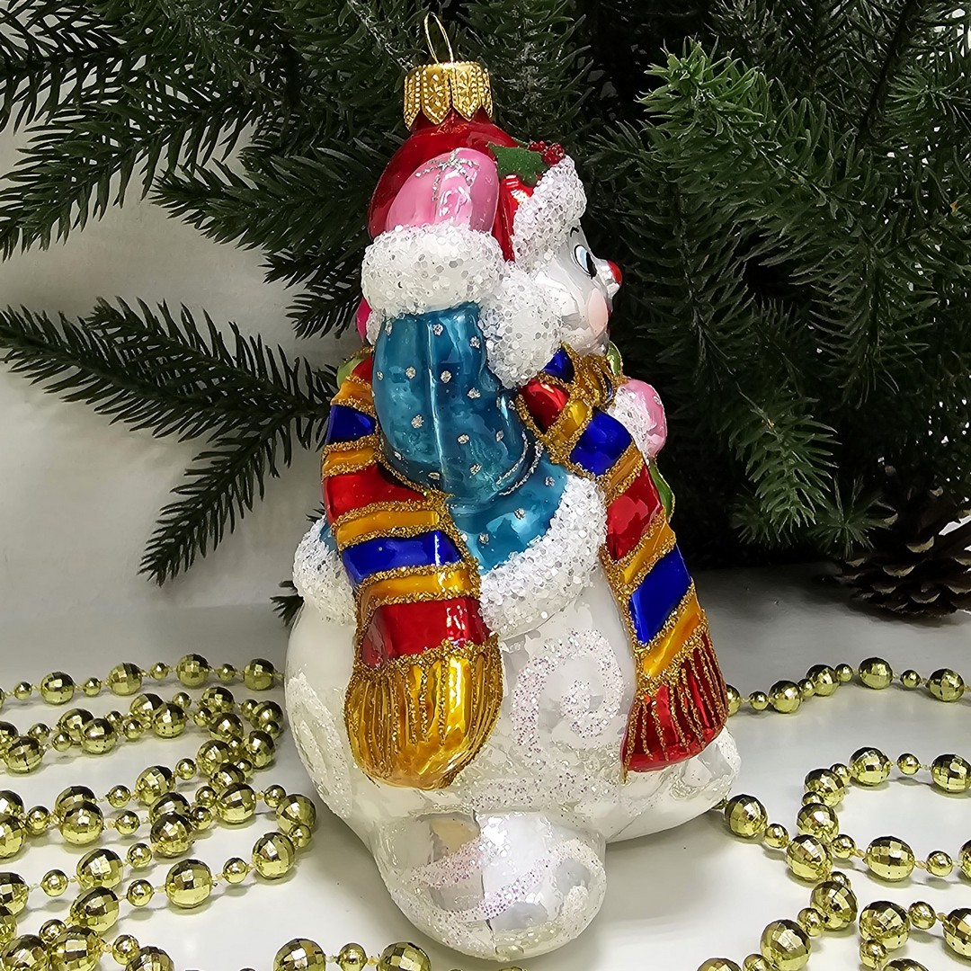 фото Стеклянная елочная игрушка Снеговик с подарками