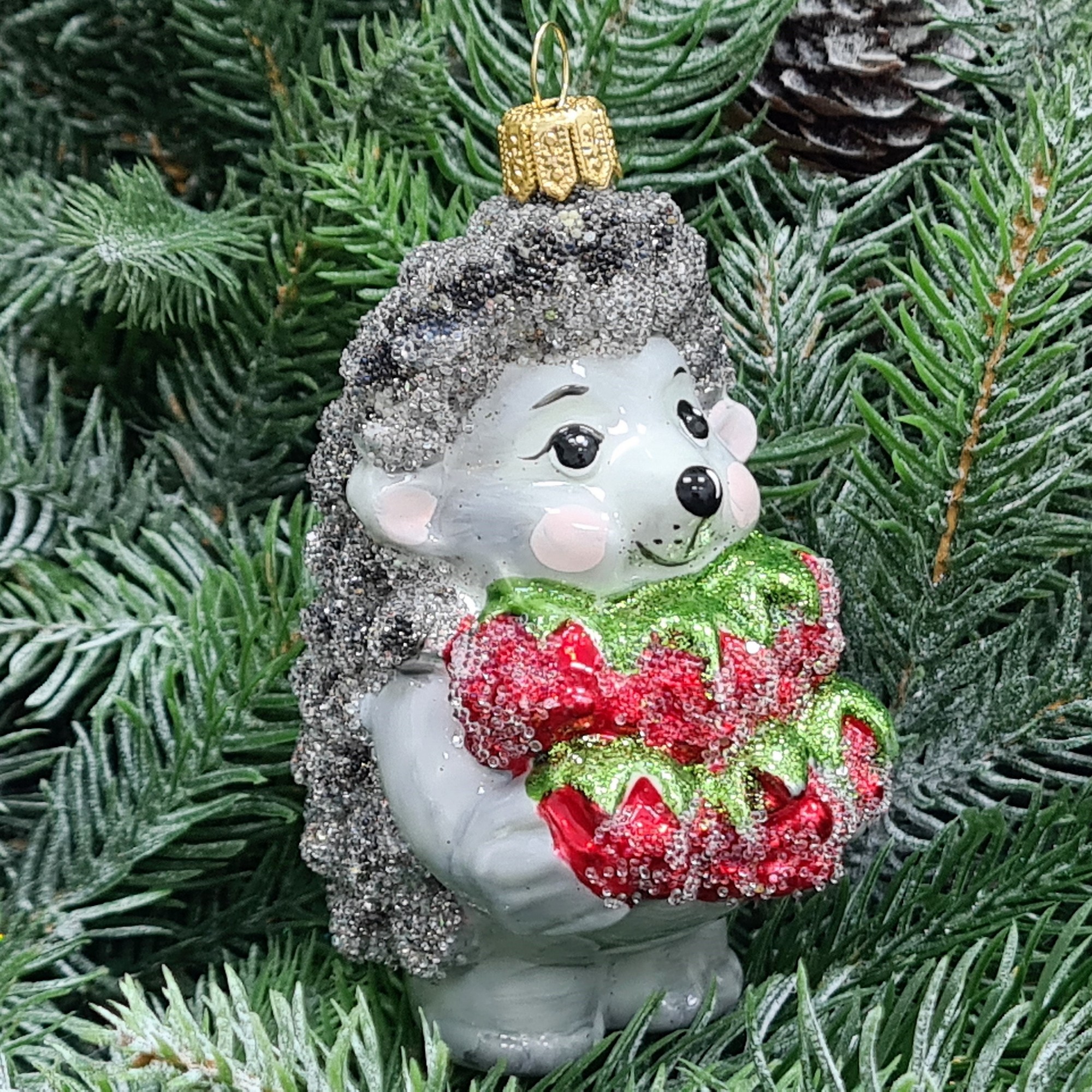 фото Стеклянная елочная игрушка Ежик с малиной