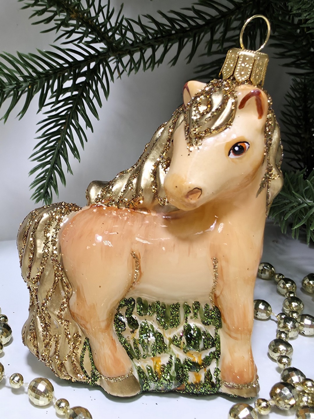 фото Стеклянная елочная игрушка Лошадка смотрит в бок