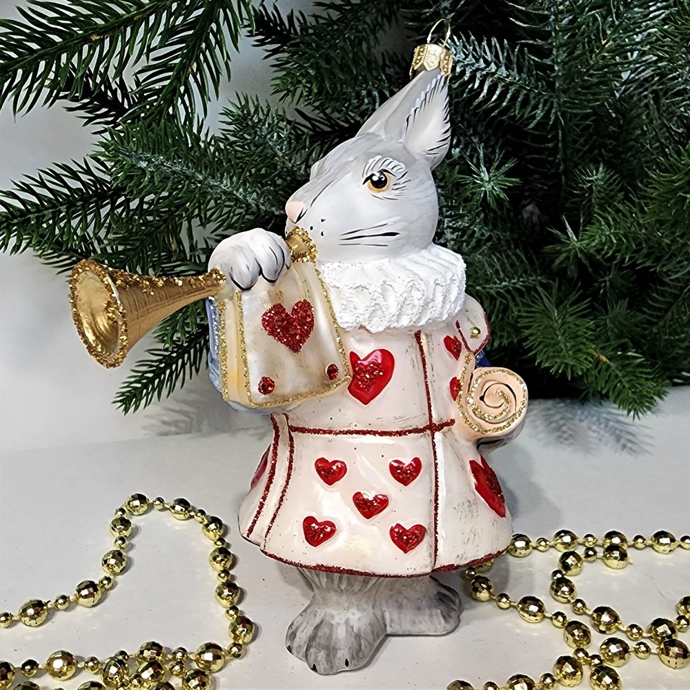 фото Стеклянная елочная игрушка Белый кролик с горном