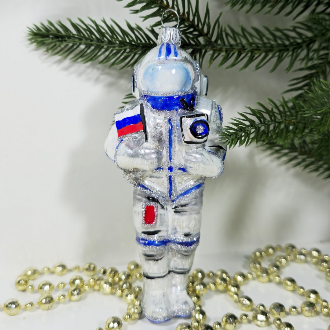 фото Стеклянная елочная игрушка Космонавт