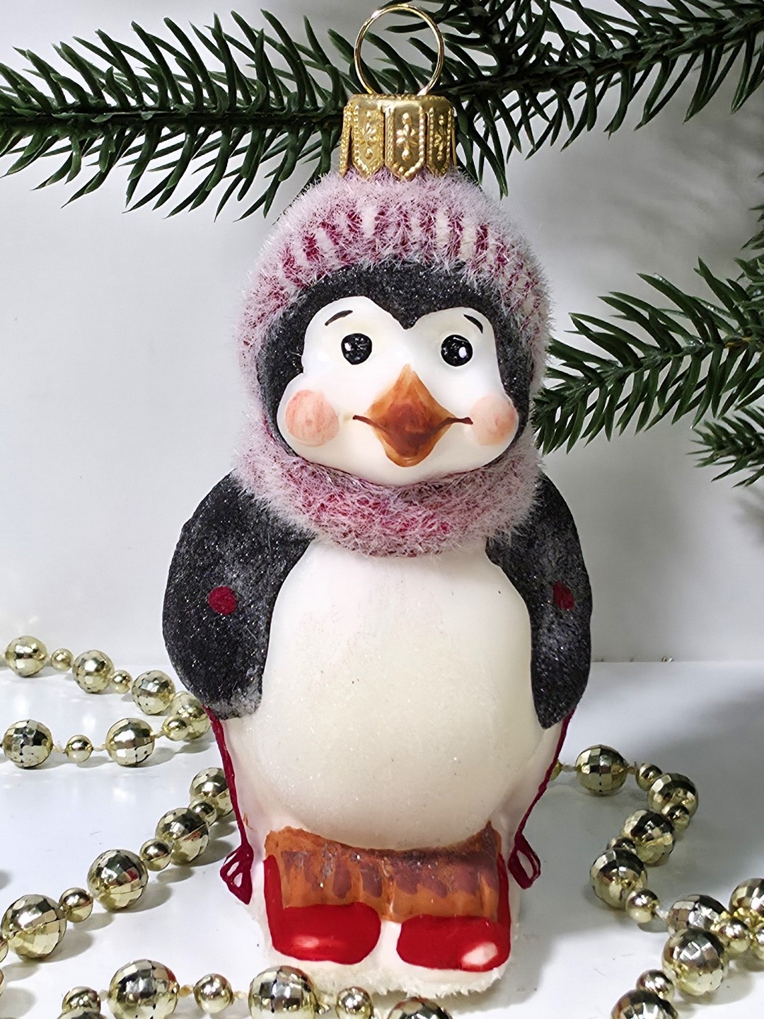 фото Стеклянная елочная игрушка Пингвин на лыжах