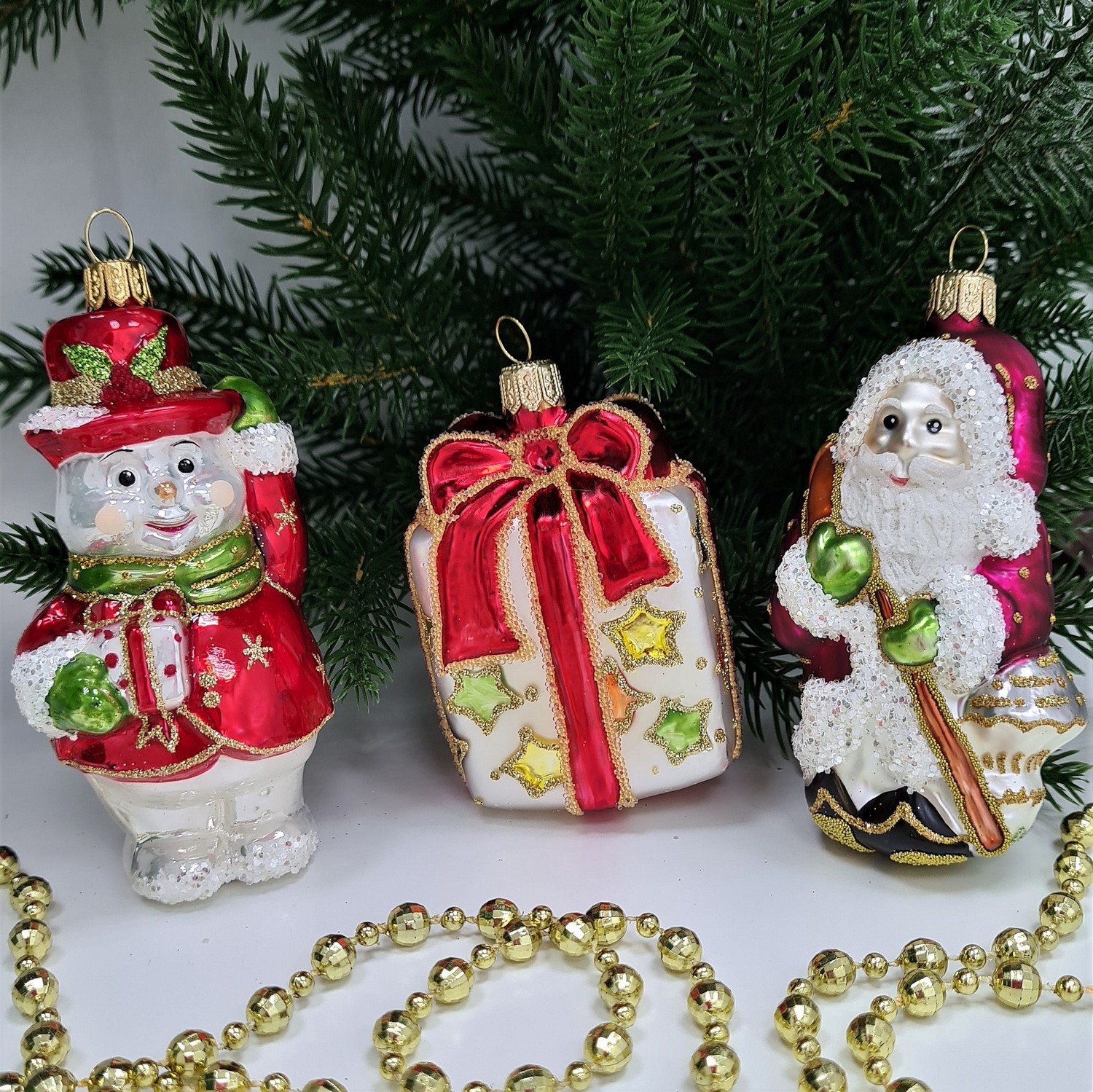 фото Набор ёлочных игрушек Дед Мороз, снеговик и подарок