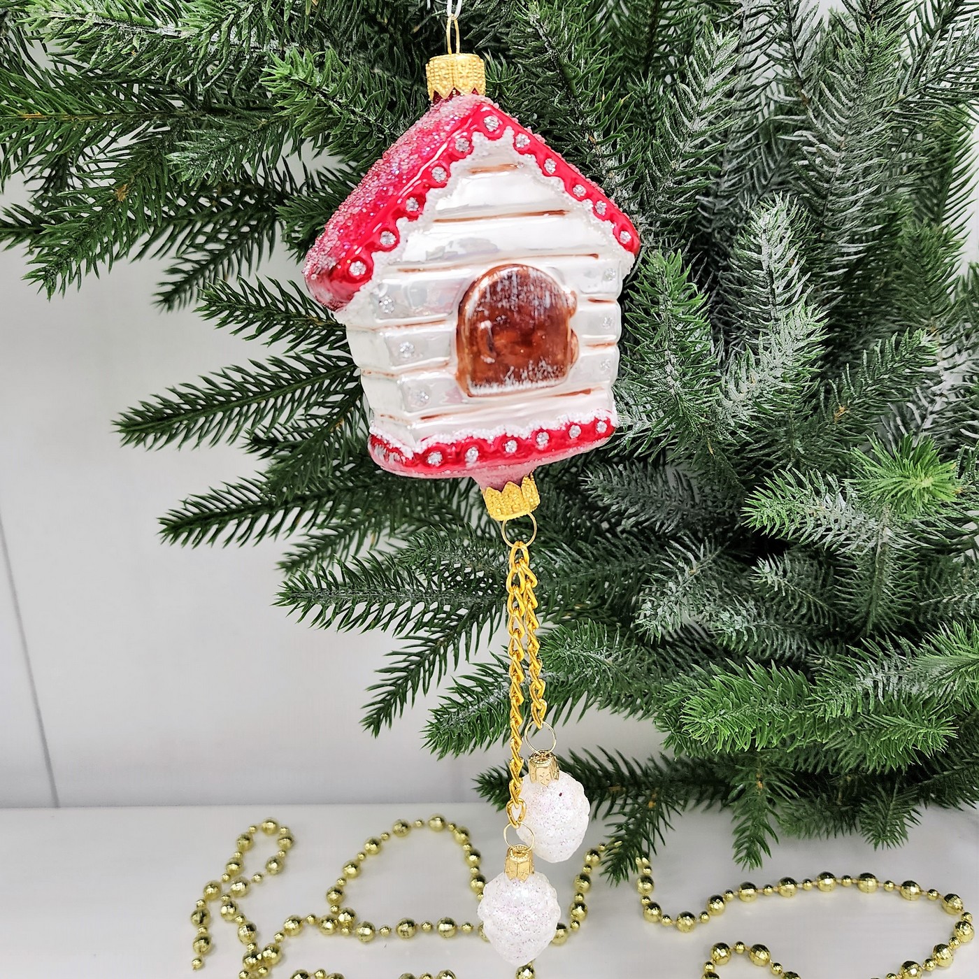 фото Стеклянная елочная игрушка Часы с кукушкой красные