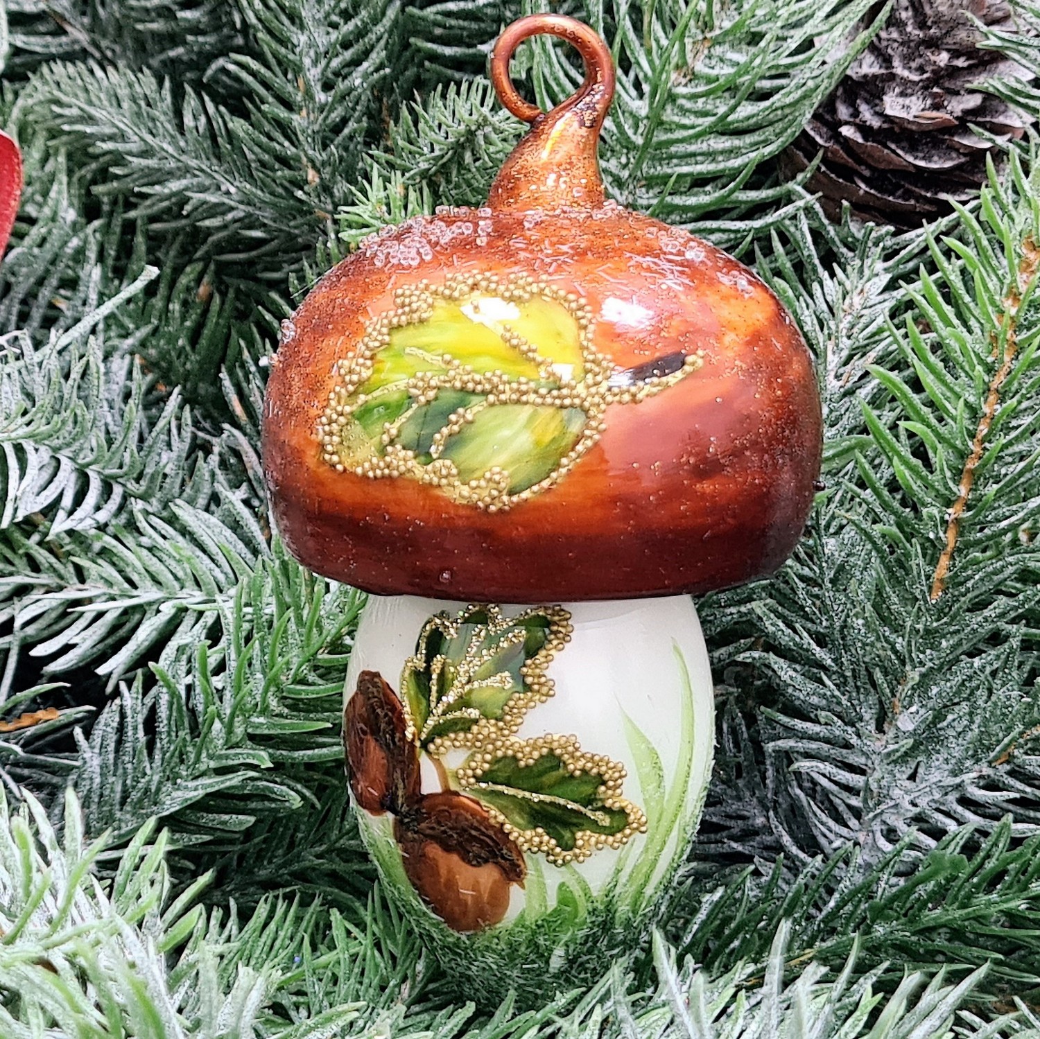 фото Стеклянная елочная игрушка Грибочек